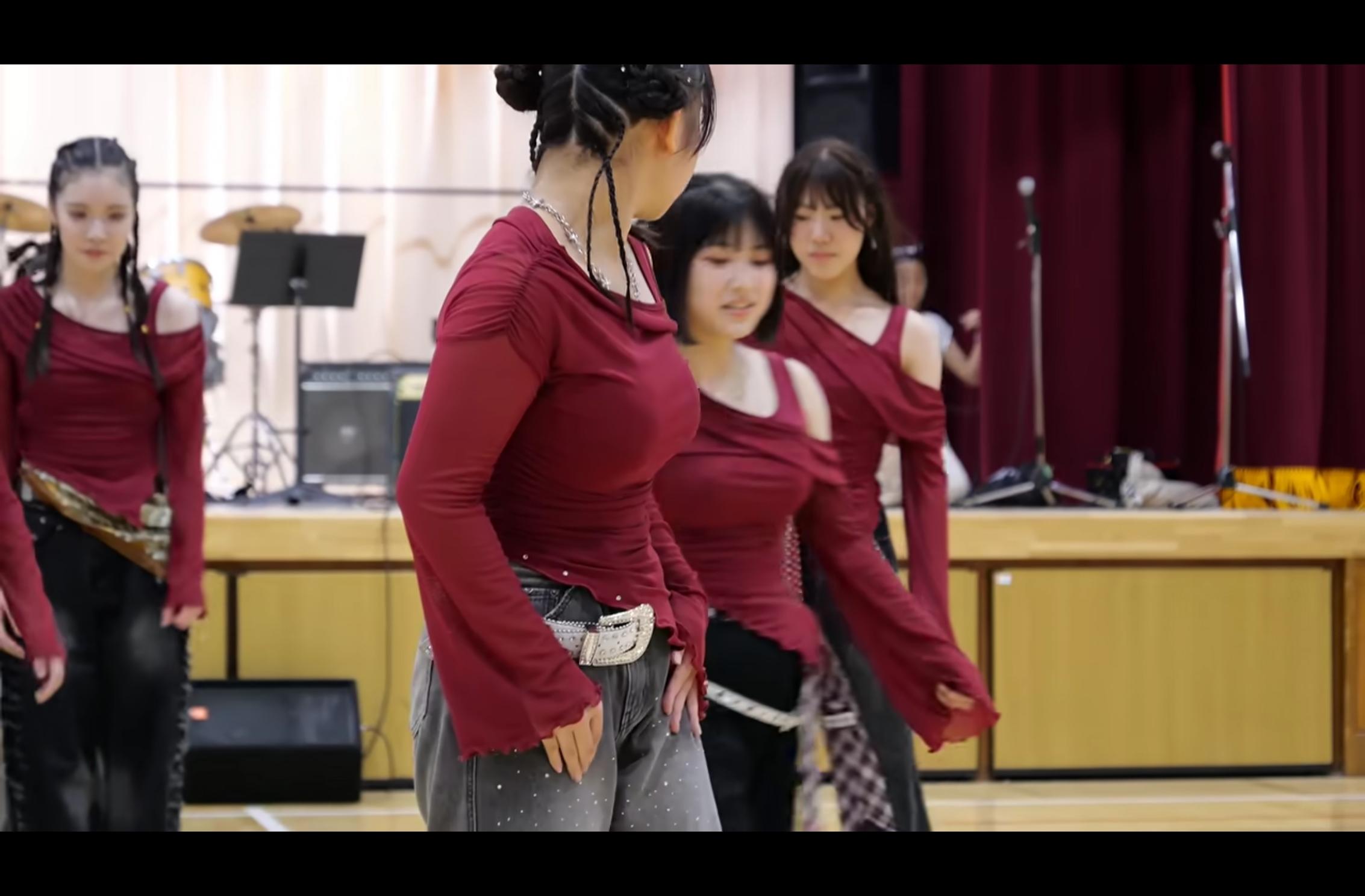 【画像】J Kダンス部、なぜか部員の８割が巨 乳で揺れまくりなんだがｗｗｗｗｗｗｗｗｗｗ（動画あり）のサムネイル