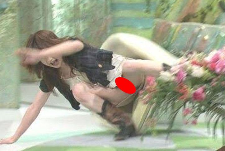 【画像】山瀬まみのズッコケパンチラが工ロすぎると話題にｗｗｗｗｗｗｗｗｗのサムネイル