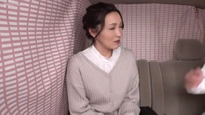 《エロ動画×素人･人妻》旦那に１０年抱かれてない巨乳人妻をナンパしてホテルＩＮ溜まりに溜まった本能をパイパンマンコに中出しで大解放のサムネイル
