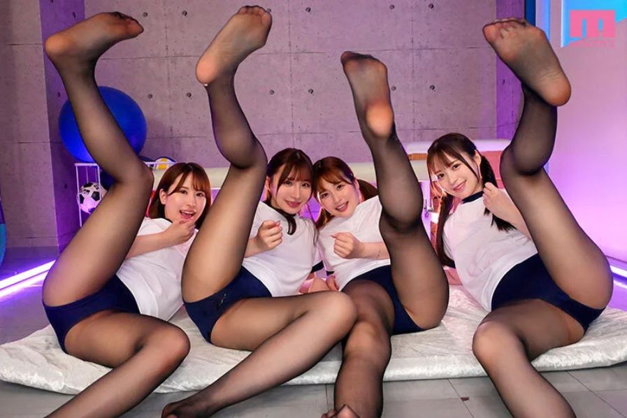 【画像】黒色のストッキングの工ロさは異常ｗｗｗｗｗｗｗｗｗｗｗｗｗｗのサムネイル