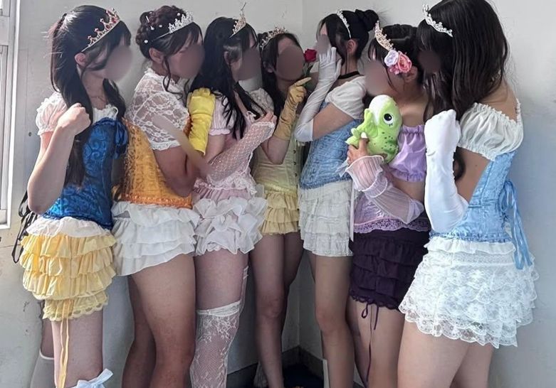 【画像】女子高の文化祭、キャバクラと化すｗｗｗｗｗｗｗｗｗｗｗｗのサムネイル