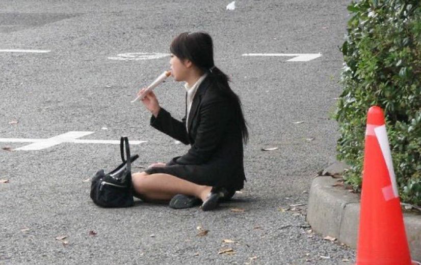 【画像】どうでもよくなったOL、撮られるｗｗｗｗｗｗｗｗｗｗｗｗｗｗｗｗｗｗｗｗｗｗｗｗのサムネイル