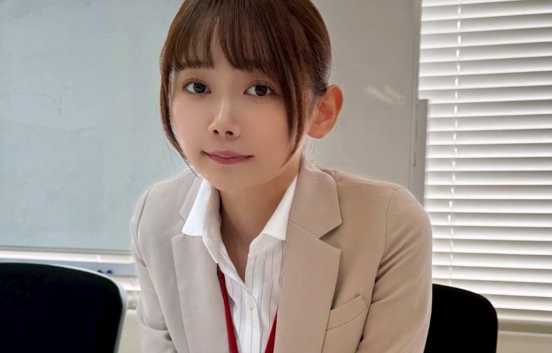 【画像】陰キャOLさん、AVデビューしてしまうwwwwwwwwのサムネイル