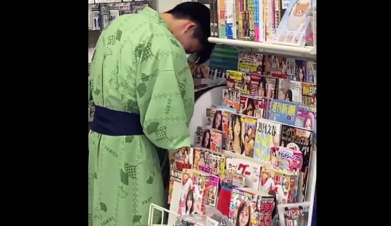 【動画あり】コンビニの工ロ本でシコる男、店員にバレて怒られてしまうｗｗｗｗｗｗｗのサムネイル
