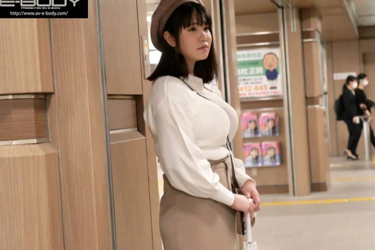 【朗報】身長低い女って何であんな工ロいの？？？のサムネイル