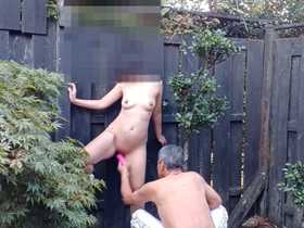 【個人撮影】野外で嫁に電マ責めしたり立ちバックでセックスしたりオナニーさせたりする素人夫婦投稿映像のサムネイル